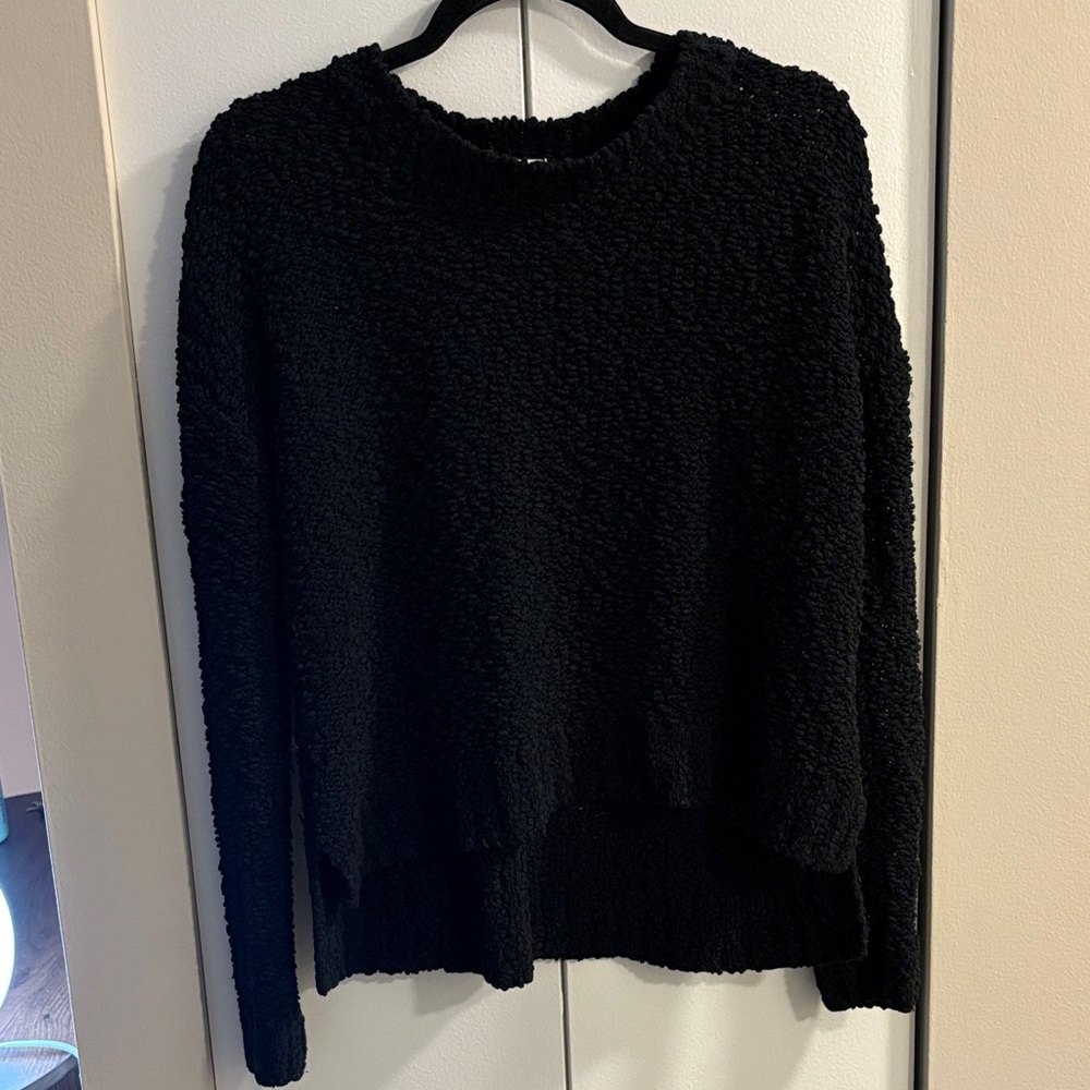 Chic Black Crew Neck Sweater